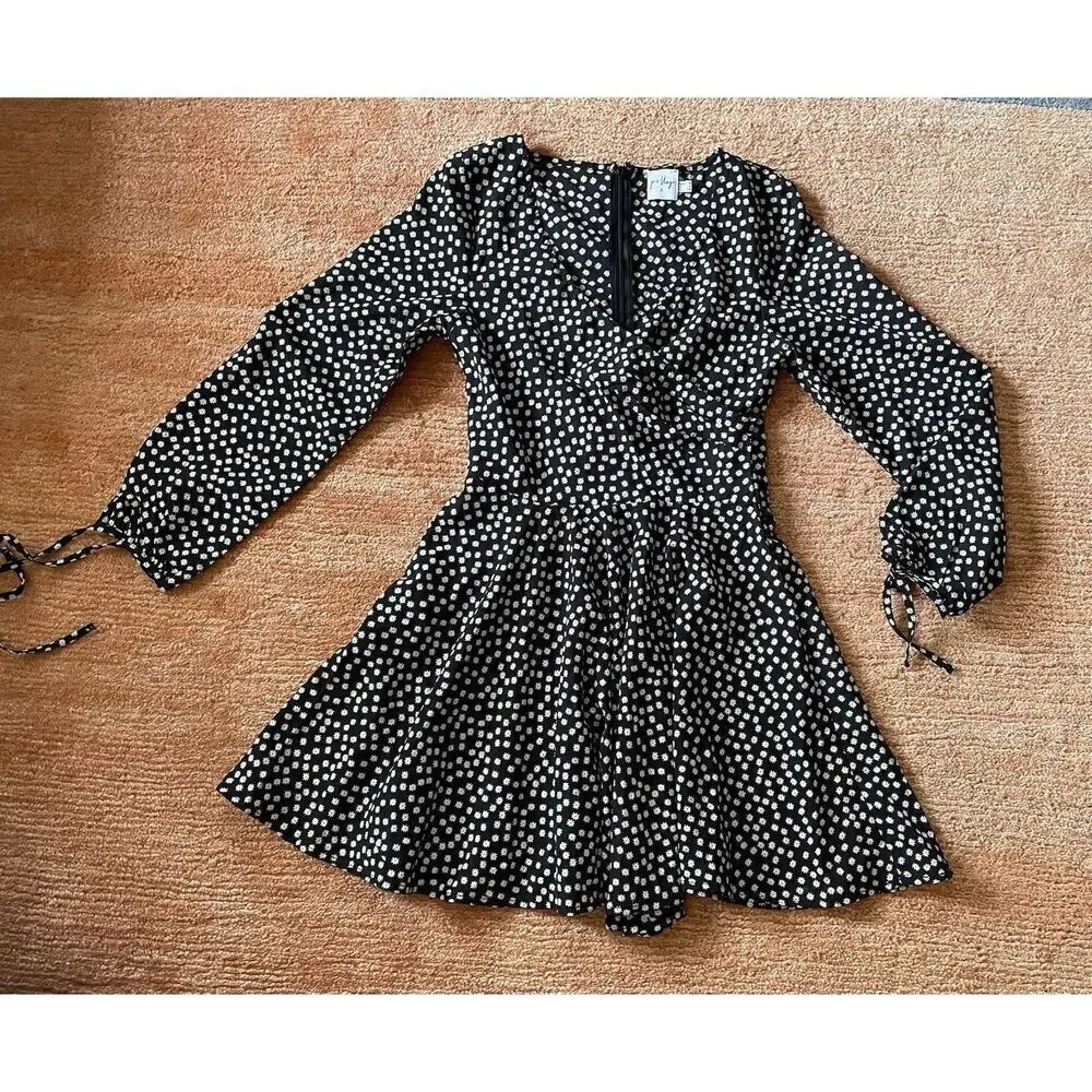 Princess Polly Black with White Floral Long Sleeve Mini Faux Wrap Dress Size 4